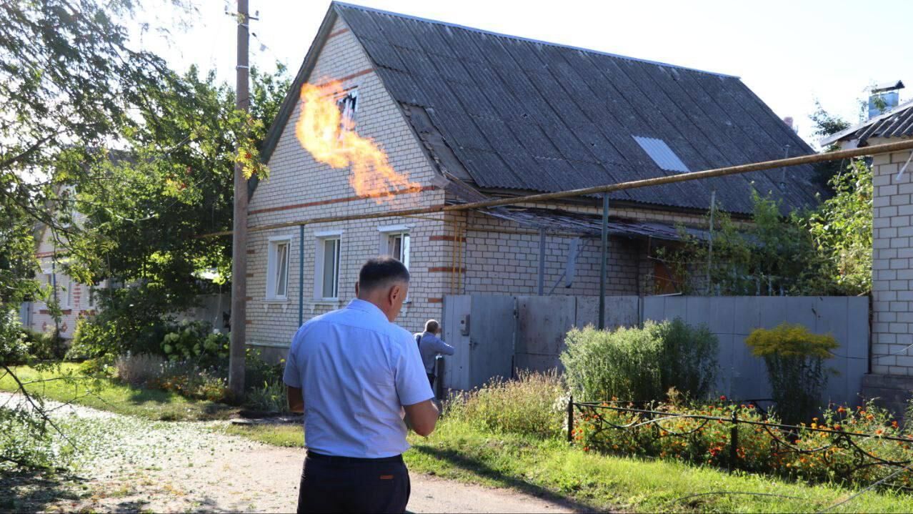 ВСУ обстреляли жилые дома в Рыльске